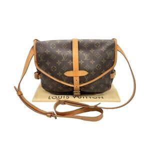 #057 Louis Vuitton Saumur 30